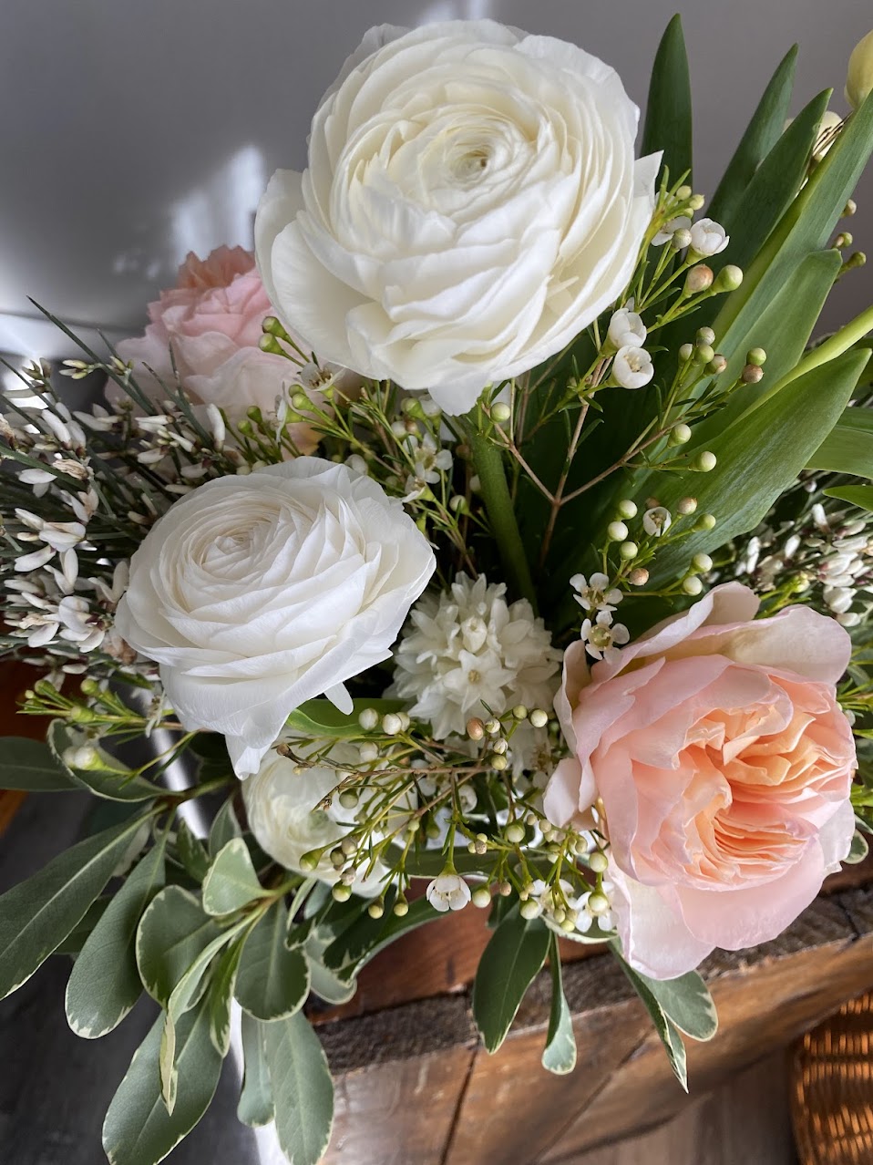 "la douceur" // pastel fresh cut floral arrangement