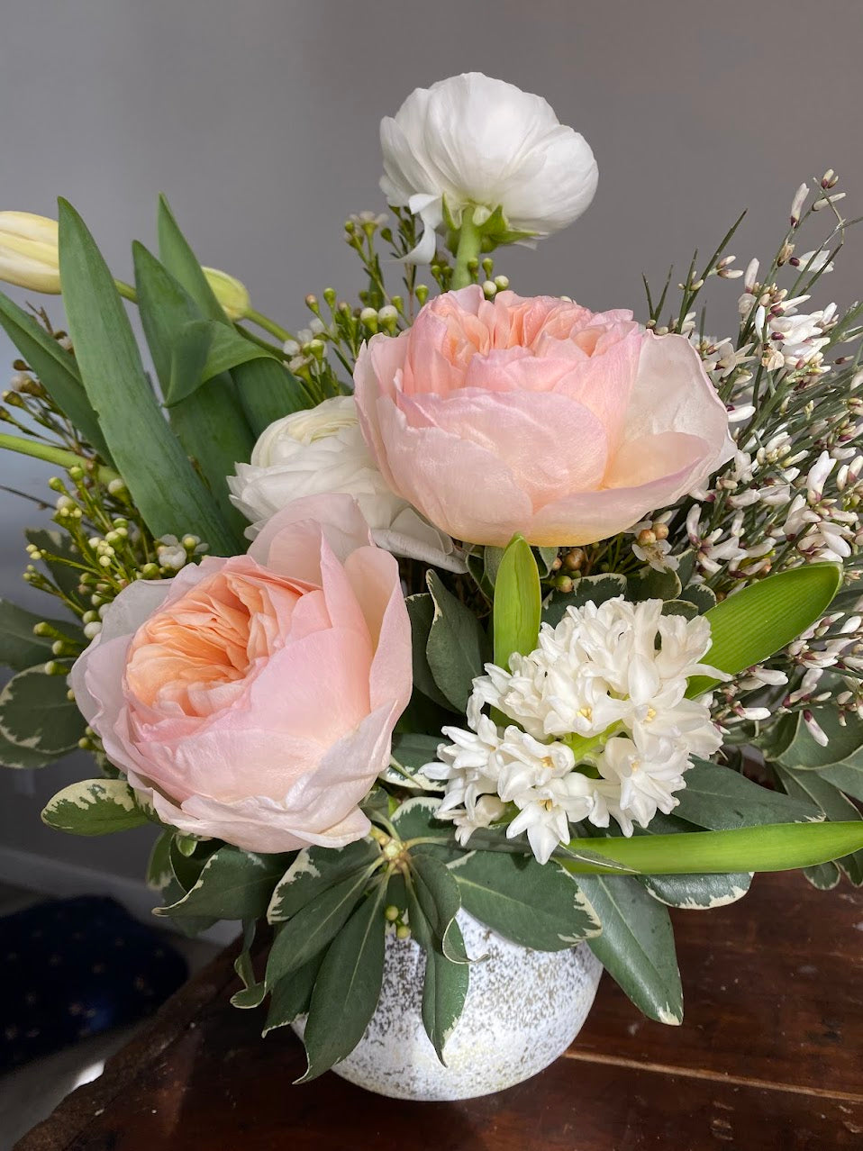 "la douceur" // pastel fresh cut floral arrangement