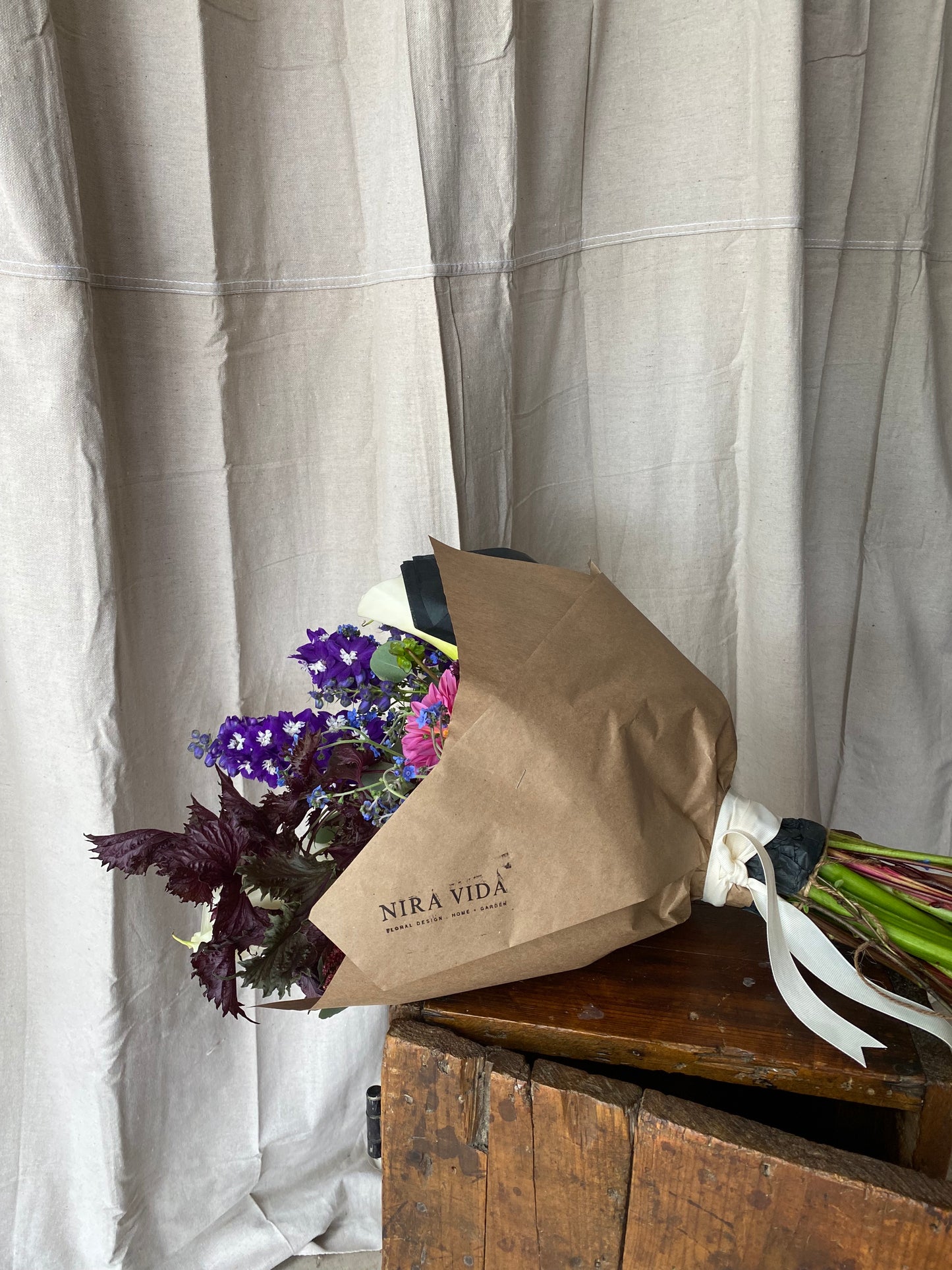 "Clásica" // seasonal fresh cut wrapped bouquet