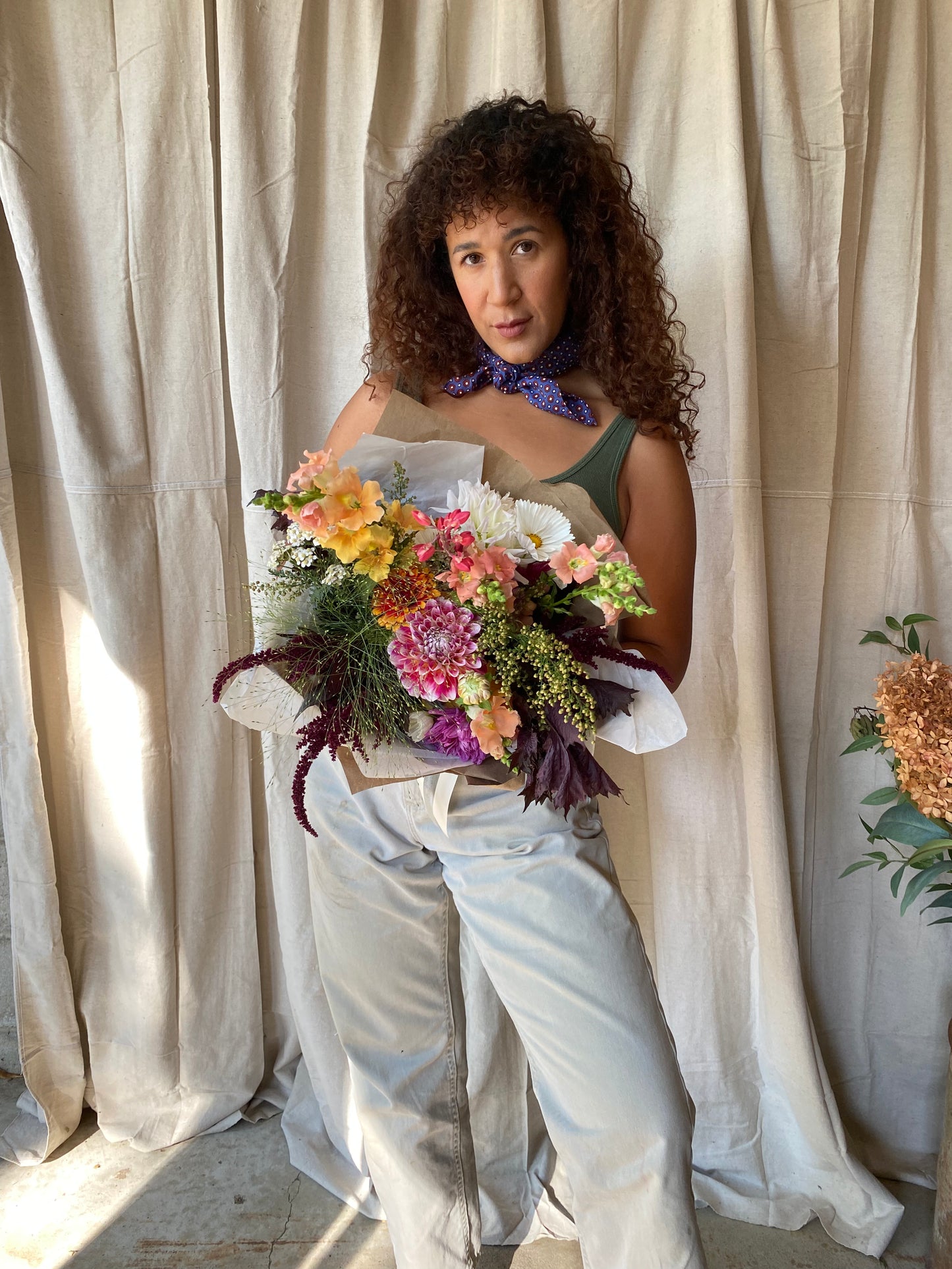 "Chica Clásica" // seasonal fresh cut wrapped bouquet
