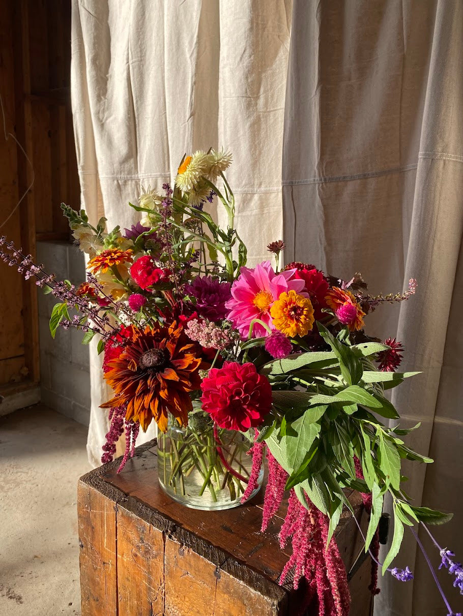 "Campo" // countryside fresh cut floral arrangement