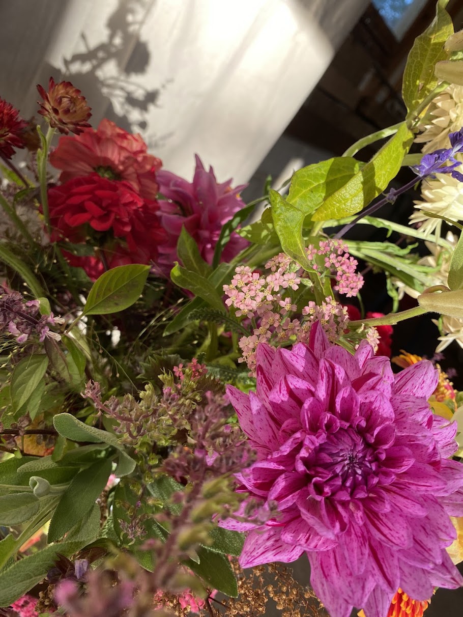 "Campo" // countryside fresh cut floral arrangement