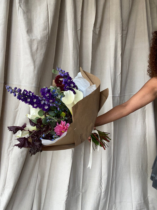 "Clásica" // seasonal fresh cut wrapped bouquet